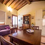 Podere Casalino ファームステイ レッジェッロ